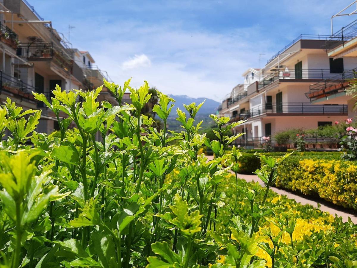 Apartamento Al Giardino Sant'Anna Mascali Exterior foto